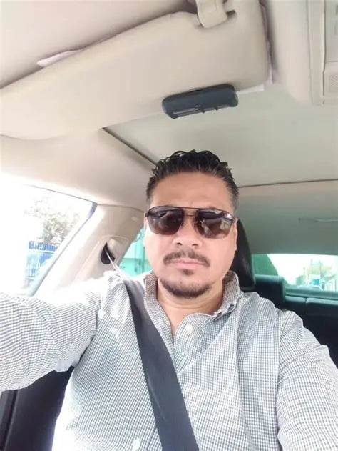 <em><strong>Daniel R.</strong></em>